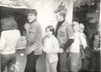 W kolejce po piwo Suleczyno 1979 rok (11kb)